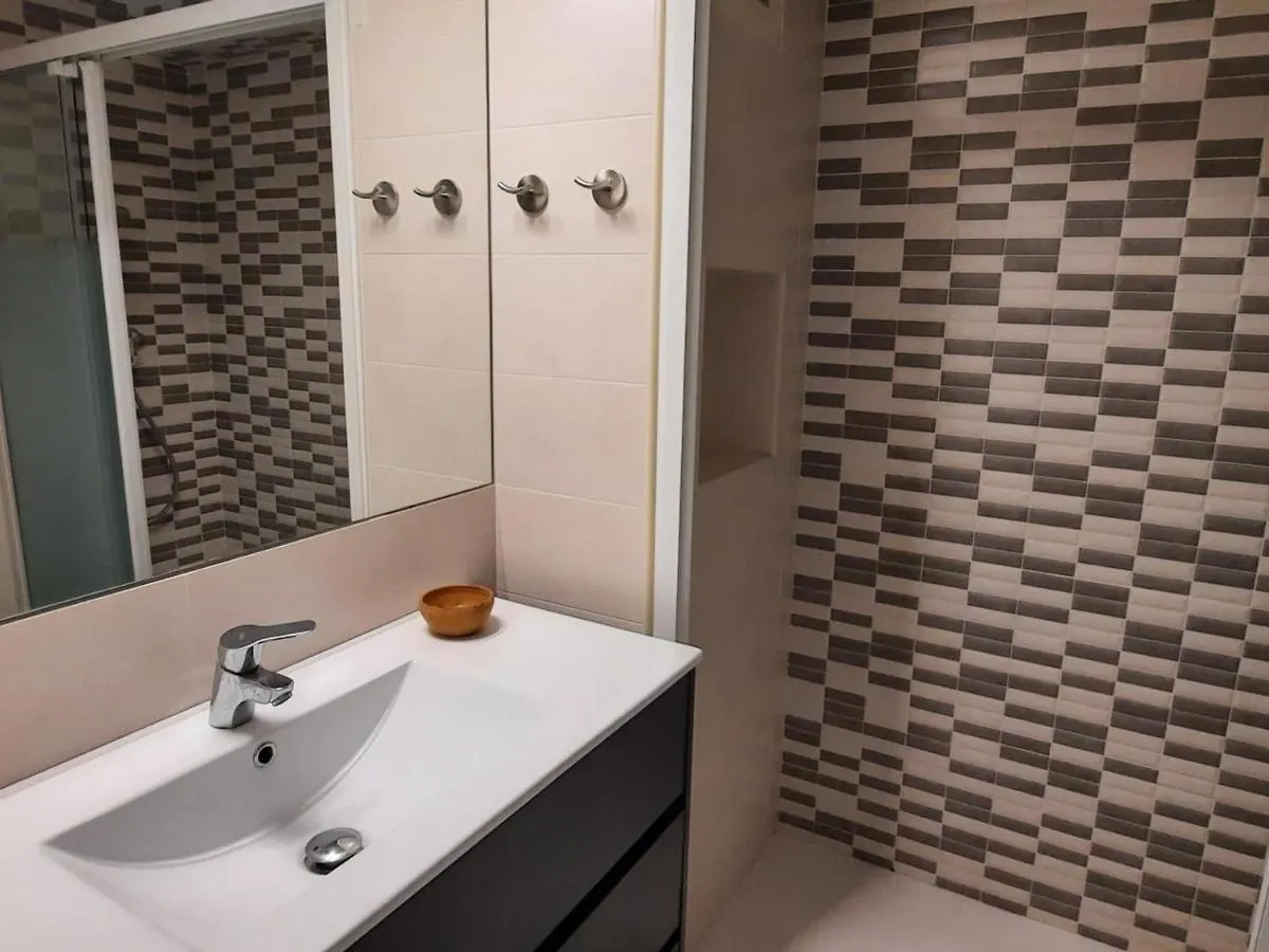 Apartamento Espacioso En Llanca Cerca De La Playa Con Terraza Y Acepta Mascotas - Es-170-39 Spain