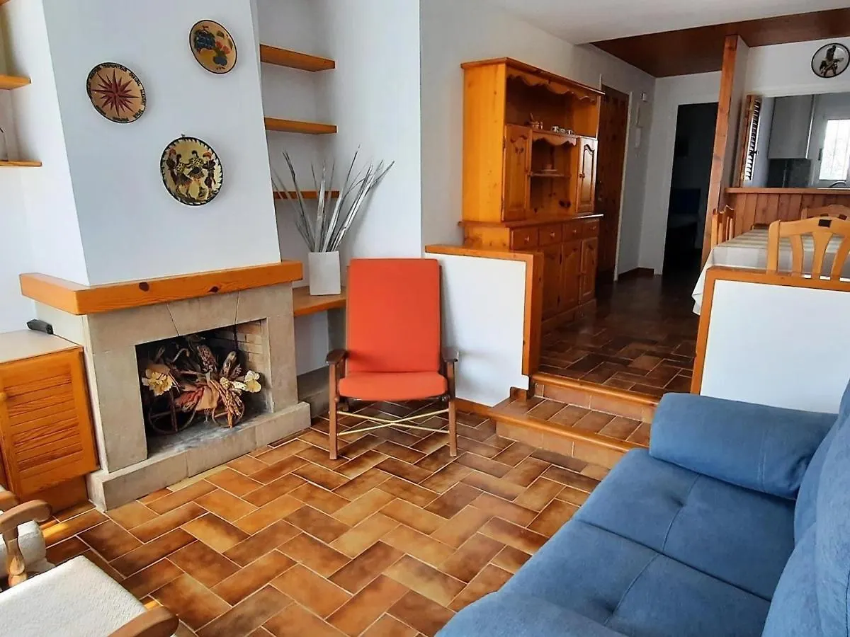 Apartamento Espacioso En Llanca Cerca De La Playa Con Terraza Y Acepta Mascotas - Es-170-39 0*,